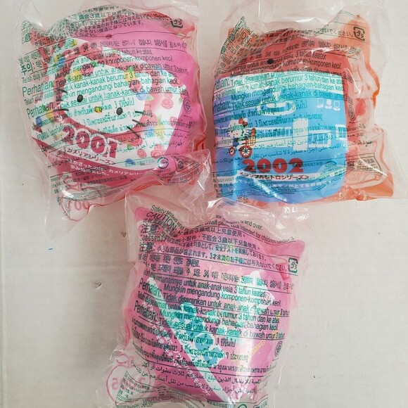 Hello Kitty 35 Yrs Collectible 2009 McDonald's Toy Lot of 12 Var Yrs 1982 - 2005 - Picture 9 of 10